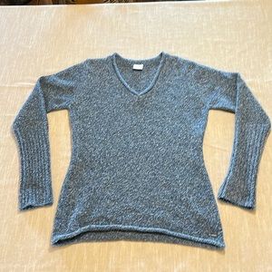 Columbia  blue and white long sleeve, v-neck sweater. Size Medium